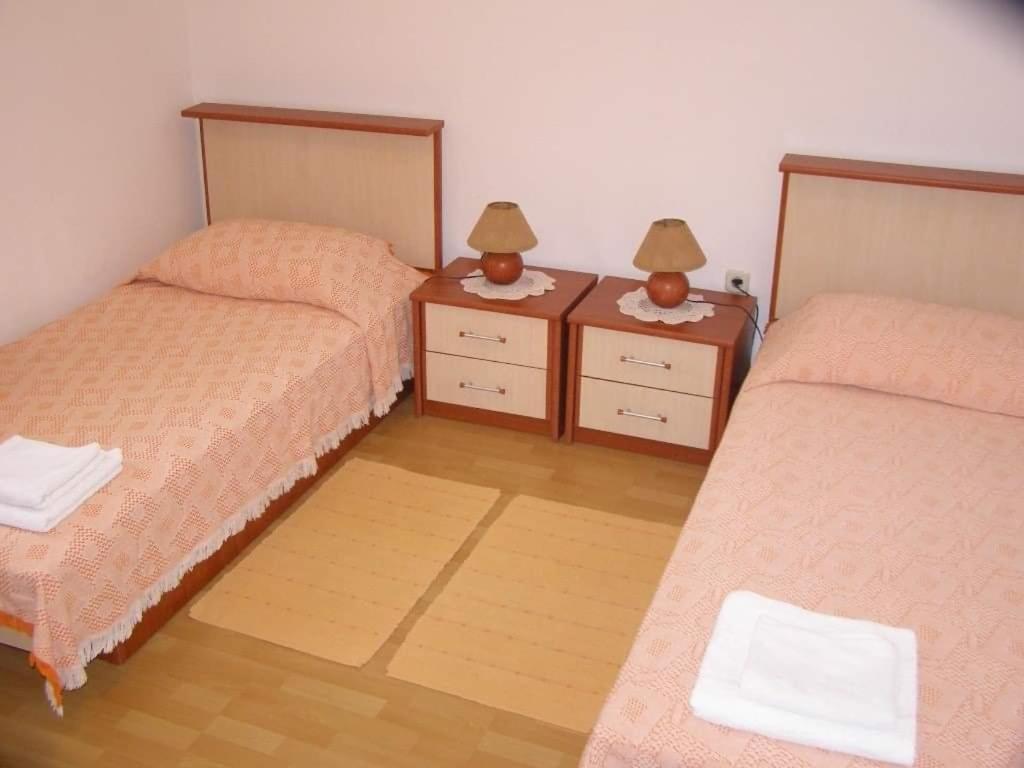 Apartmani Maria Preko Bagian luar foto